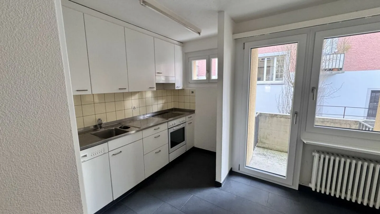 Appartement central de 3,5 pièces dans le quartier de Maihof au 2ème étage - Photo 2 sur 10