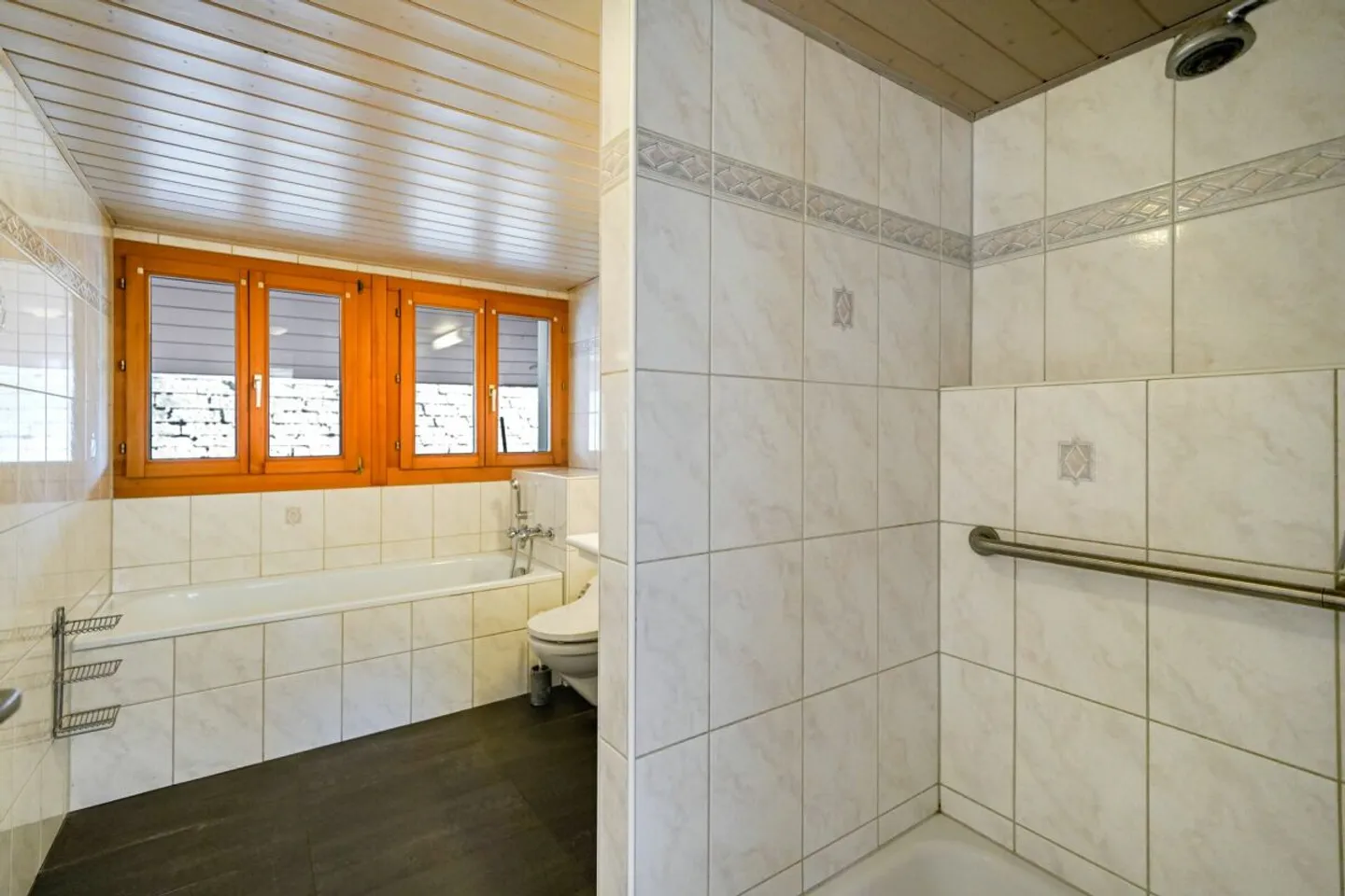 Affascinante casa unifamiliare con appartamento separato a un prezzo equo - Foto 7 di 13