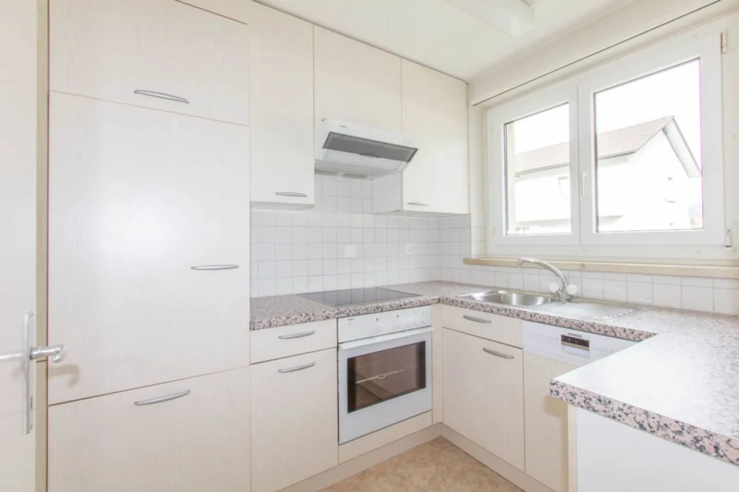 Appartamento conveniente con vista meravigliosa - Foto 5 di 11