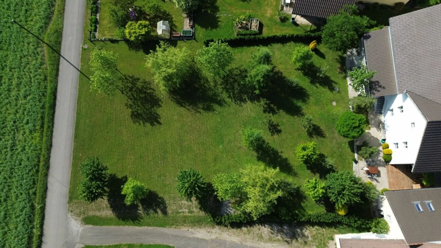 Terreno edificabile di prima classe, soleggiato e situato in posizione tranquilla 763m2 - Foto 6 di 6