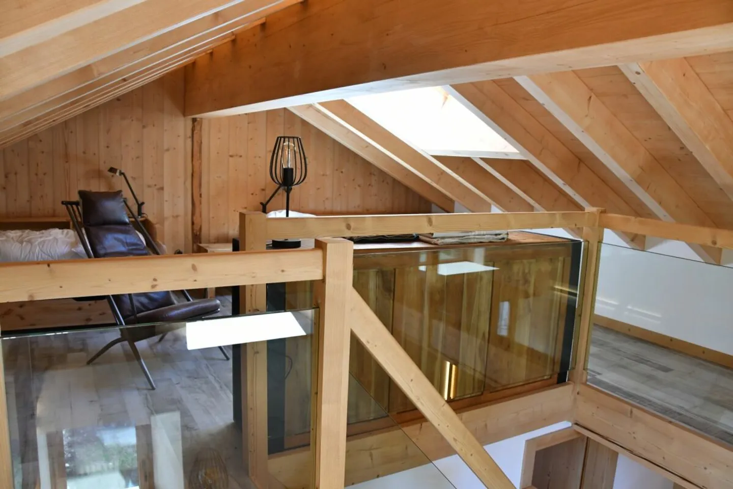 Chalet 4.5 Zimmer in PPE - Ausgezeichnetes Vermietungspotenzial - Foto 7 von 13