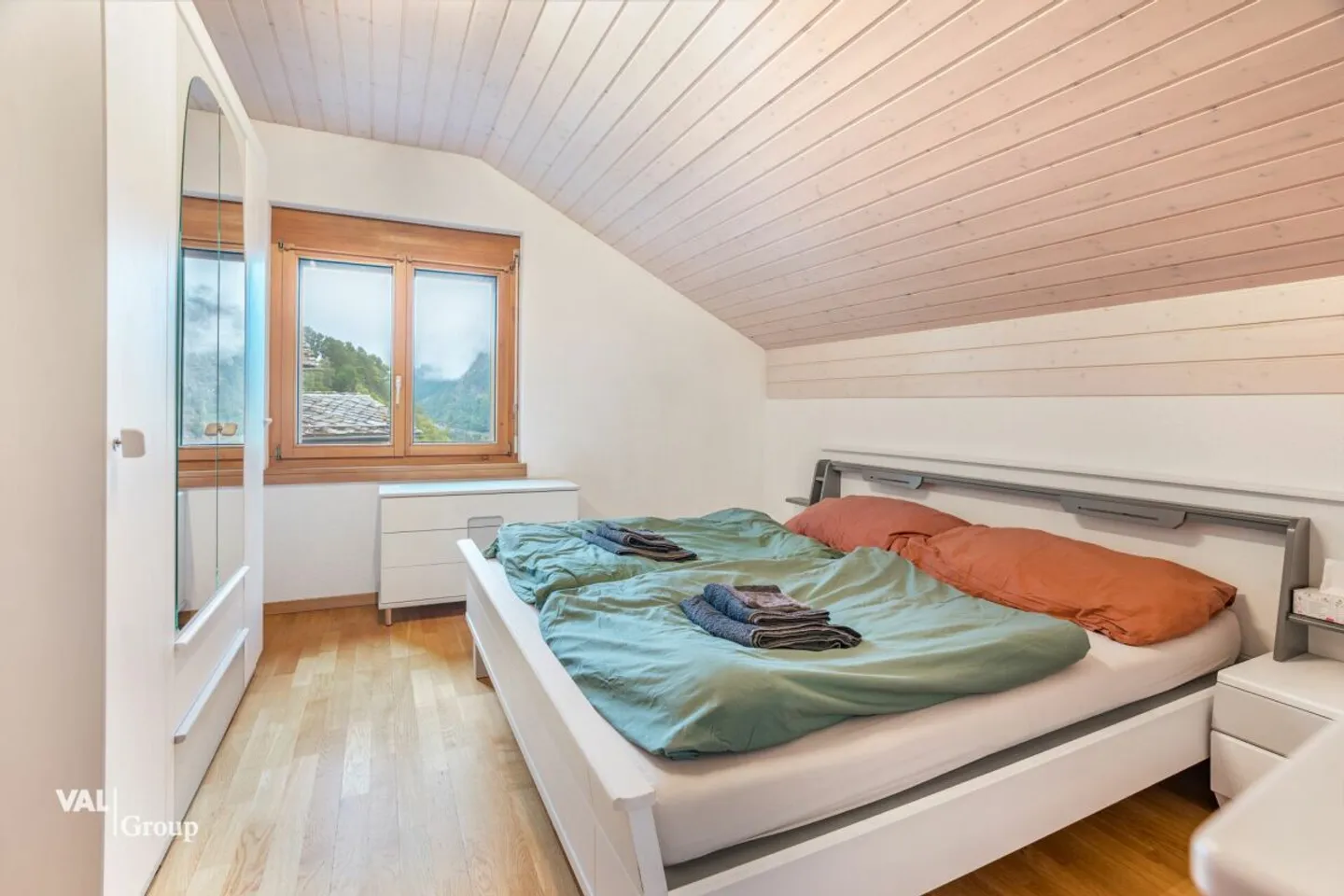 Where sun, wide views, and security meet - Photo 8 of 13