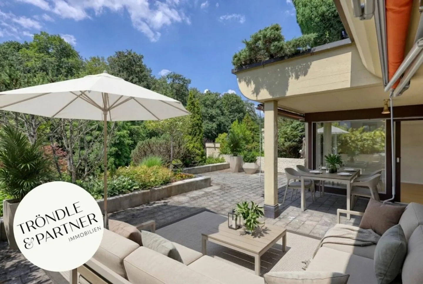 4.5-Zimmer-Terrassenhaus im Grünen mit Renovationspotential - Foto 1 di 9
