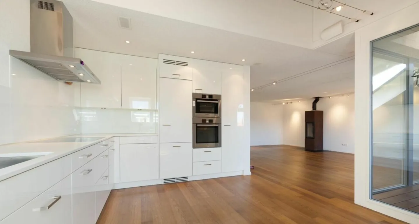 Pure Panorama! 4.5 Room Maisonette with Far-Reaching Views - Photo 3 of 9