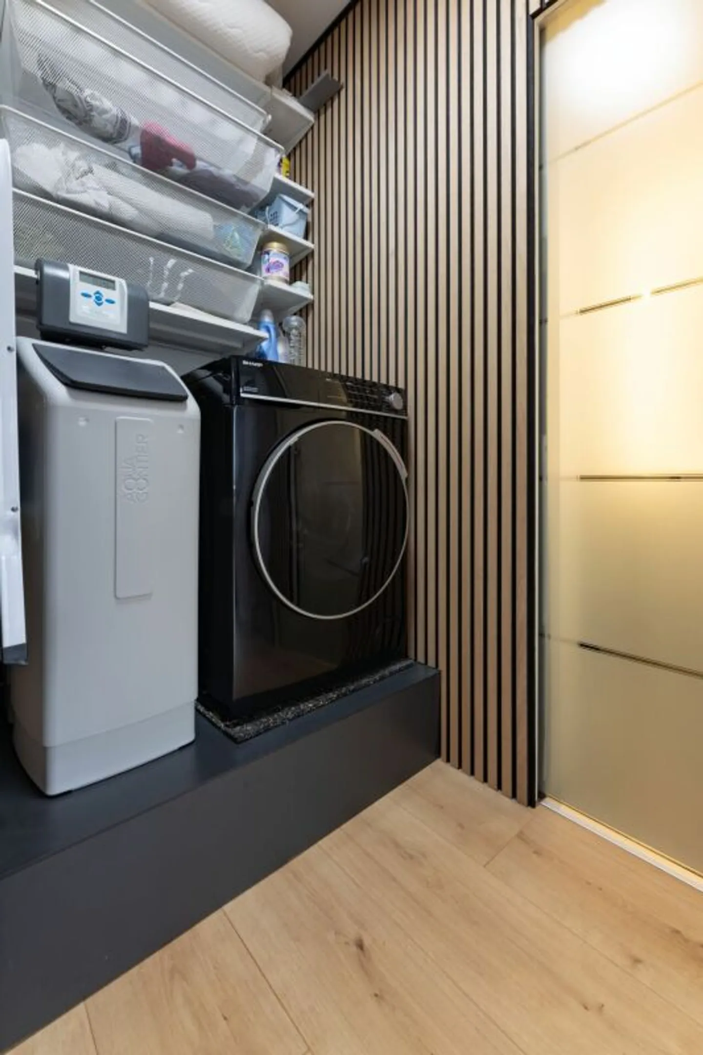 Modernes Apartment mit Balkonblick - Foto 8 von 9