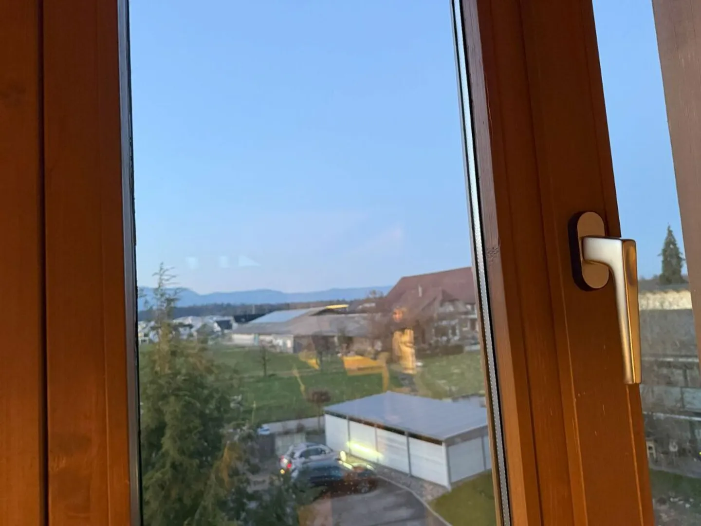 Attikawohnung mit grosszügigem und gemütlichem Innenausbau - Photo 8 of 13