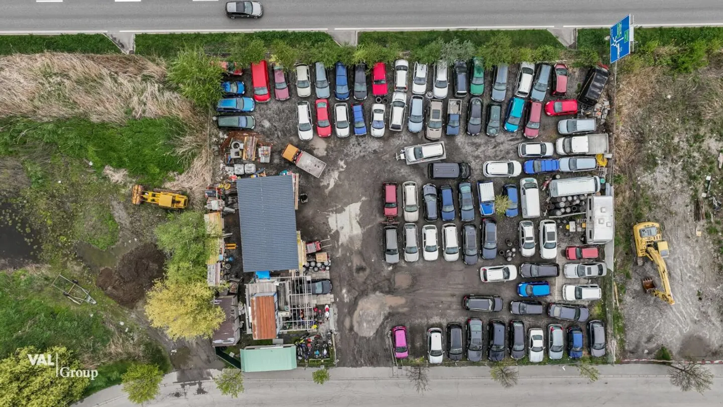 Terreno industriale in una posizione ad alto traffico con ottima visibilità - Foto 3 di 8