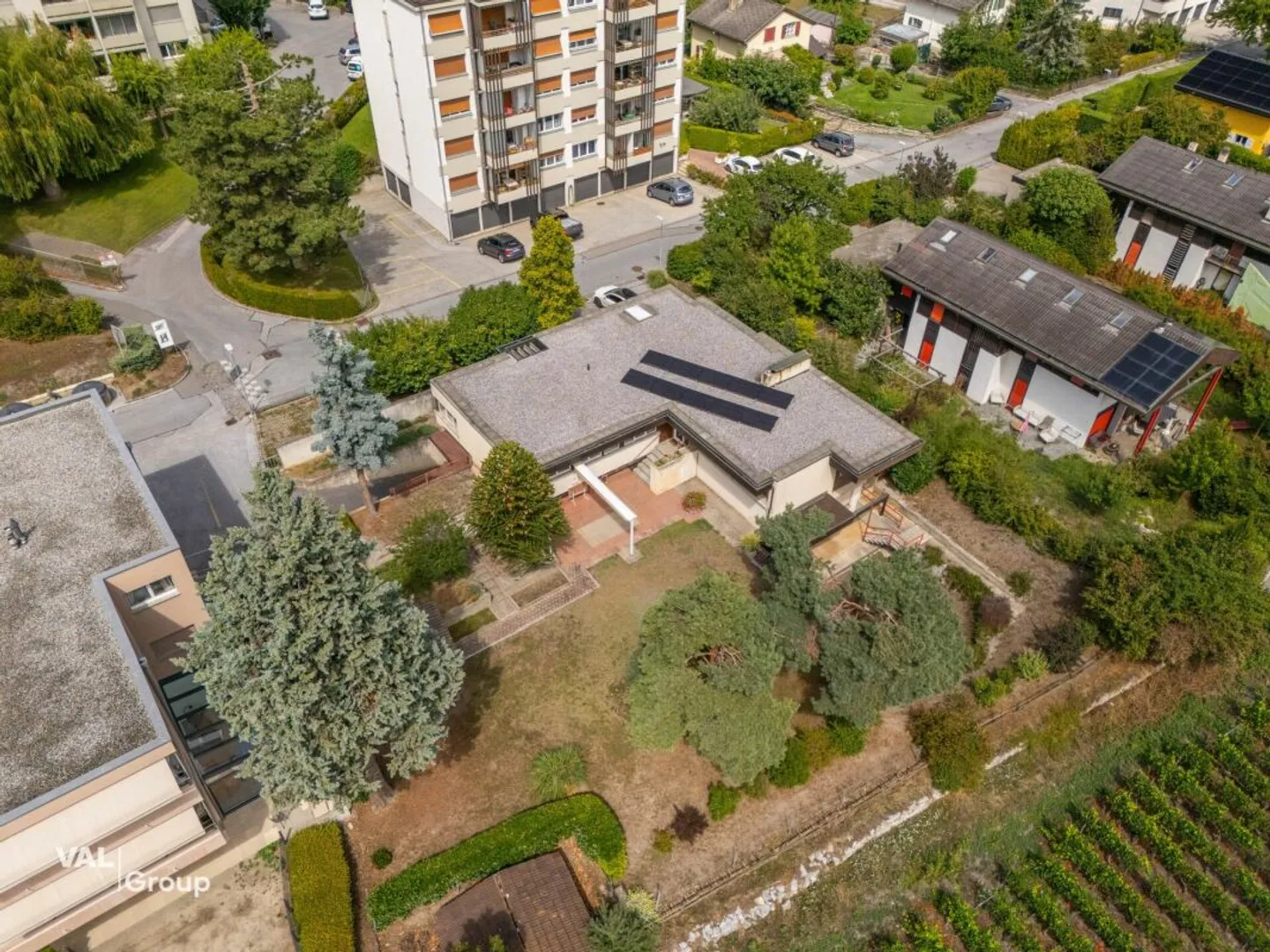Charming House with Independent Studio - Photo 1 of 13