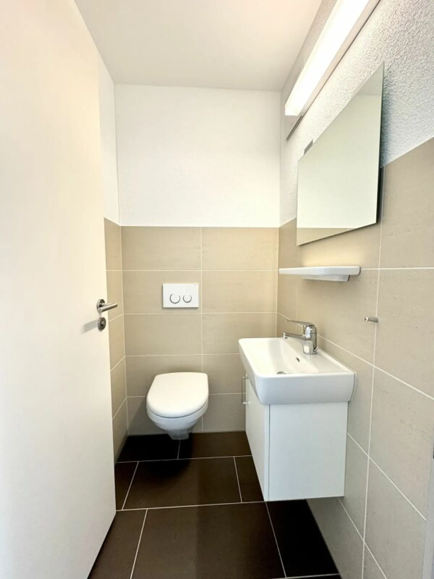 Appartement sous les combles de 4,5 pièces à Tuggen - Photo 4 sur 11