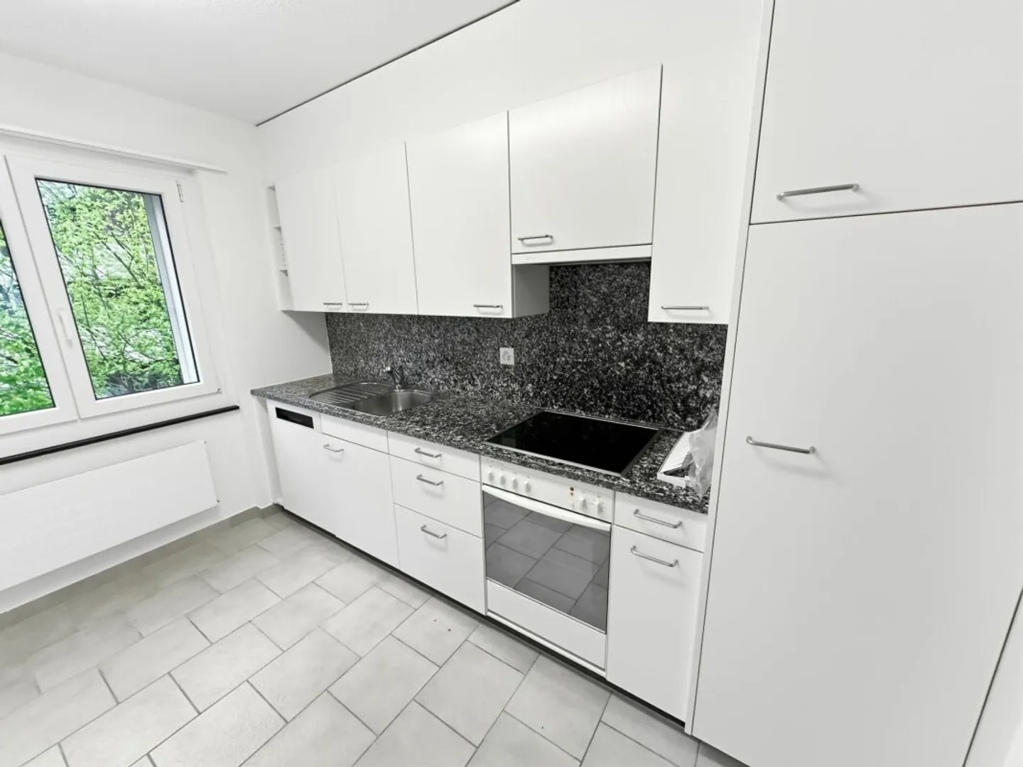 Spacious 5.5-room apartment in a quiet and family-friendly location - Photo 1 of 7