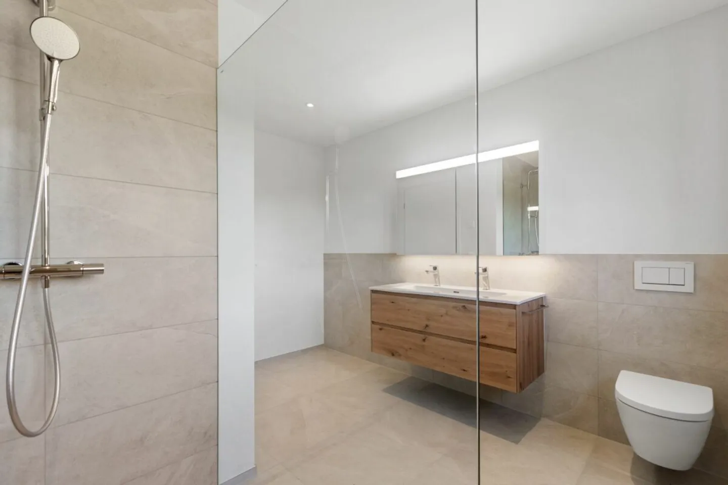 Modern Apartments in Dussliger Landsitz - Photo 11 of 13