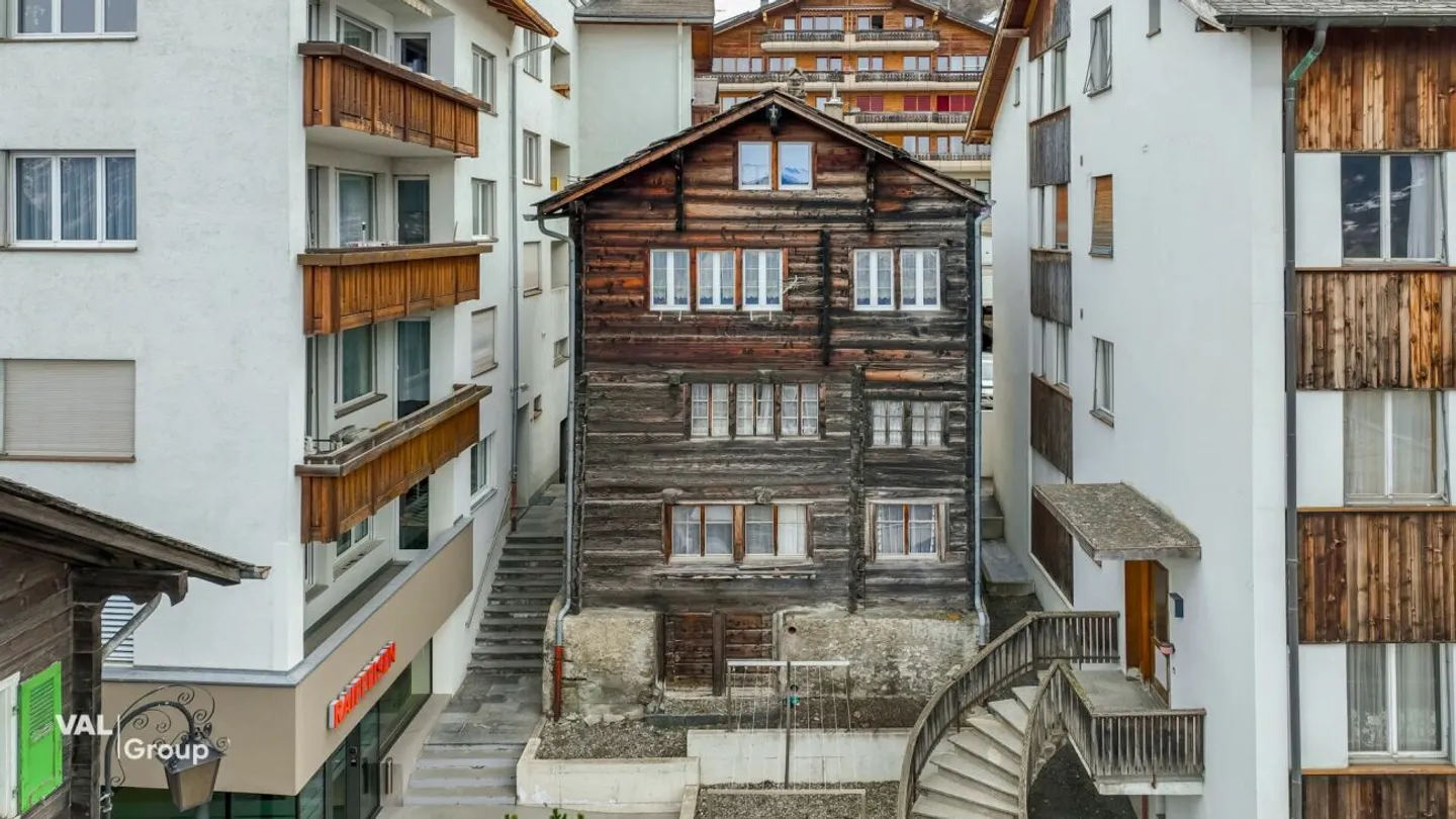 Renovated apartment in the village center with attractive additional room in the attic - Photo 1 of 13