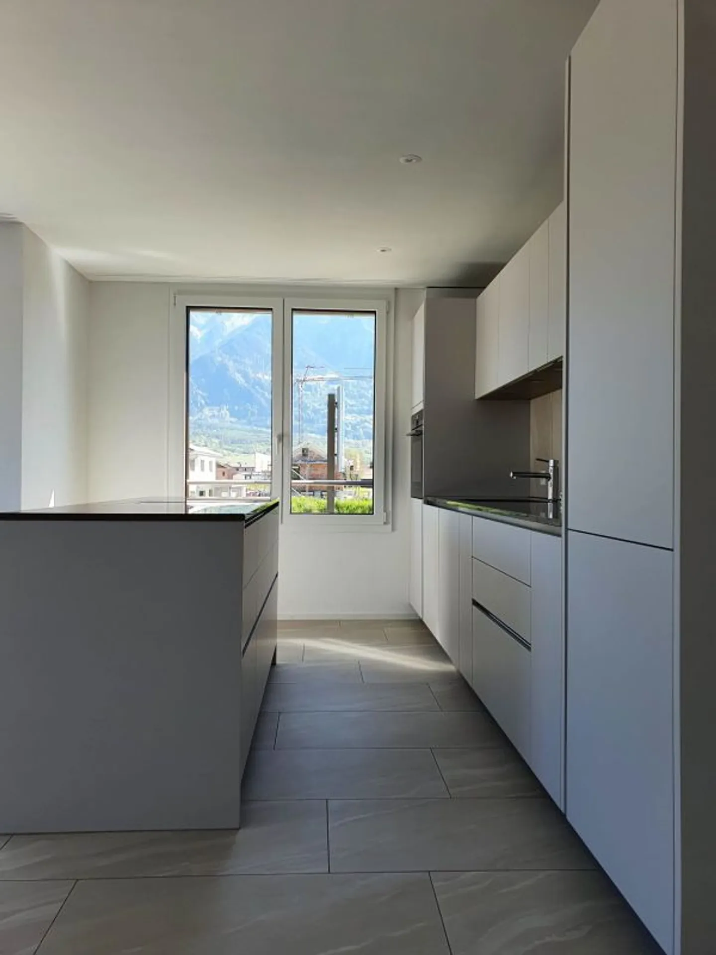 Appartamento luminoso e spazioso di 3,5 locali - Foto 4 di 11