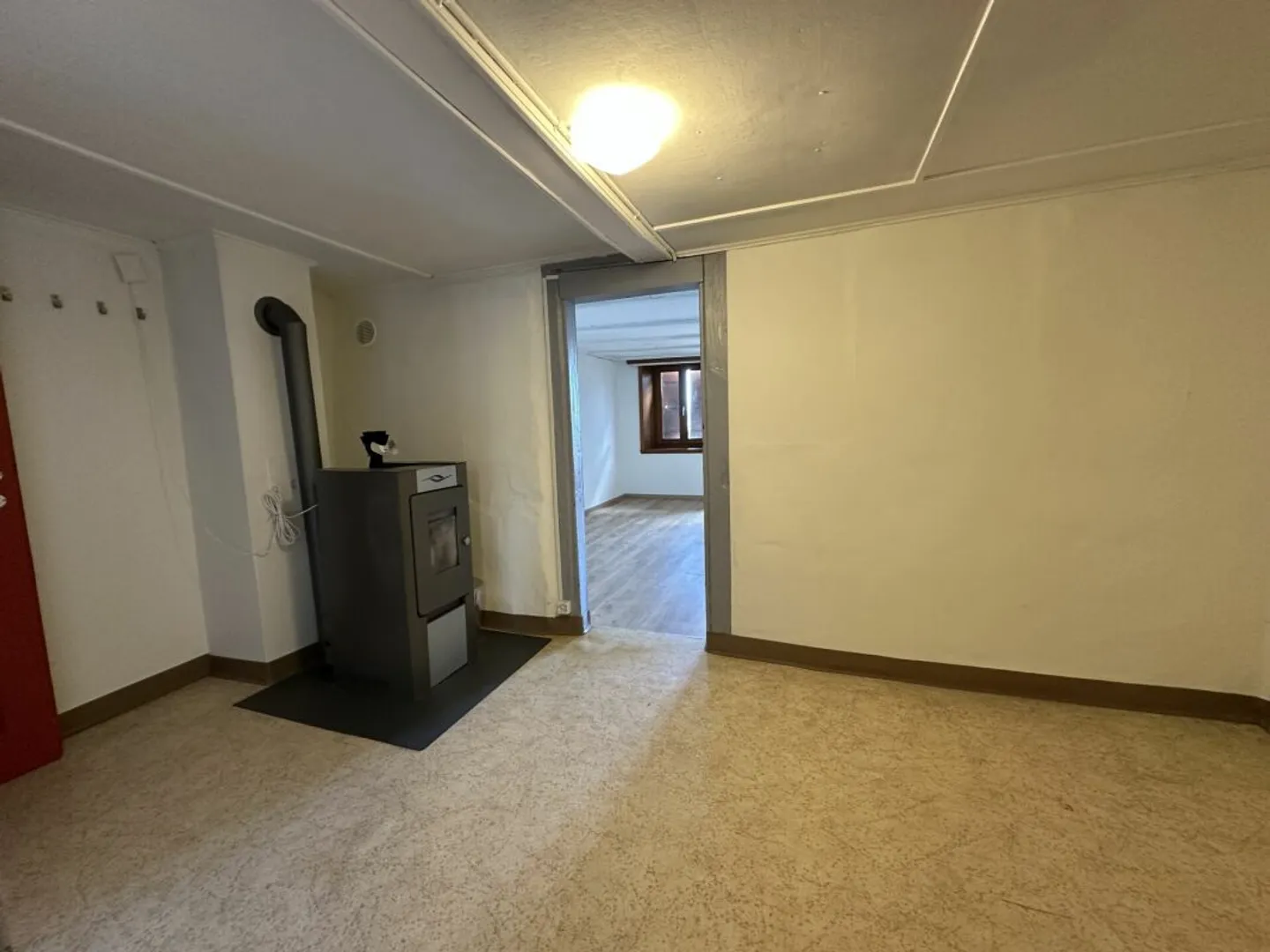 Village house with project for 3 housing units - Photo 6 of 13