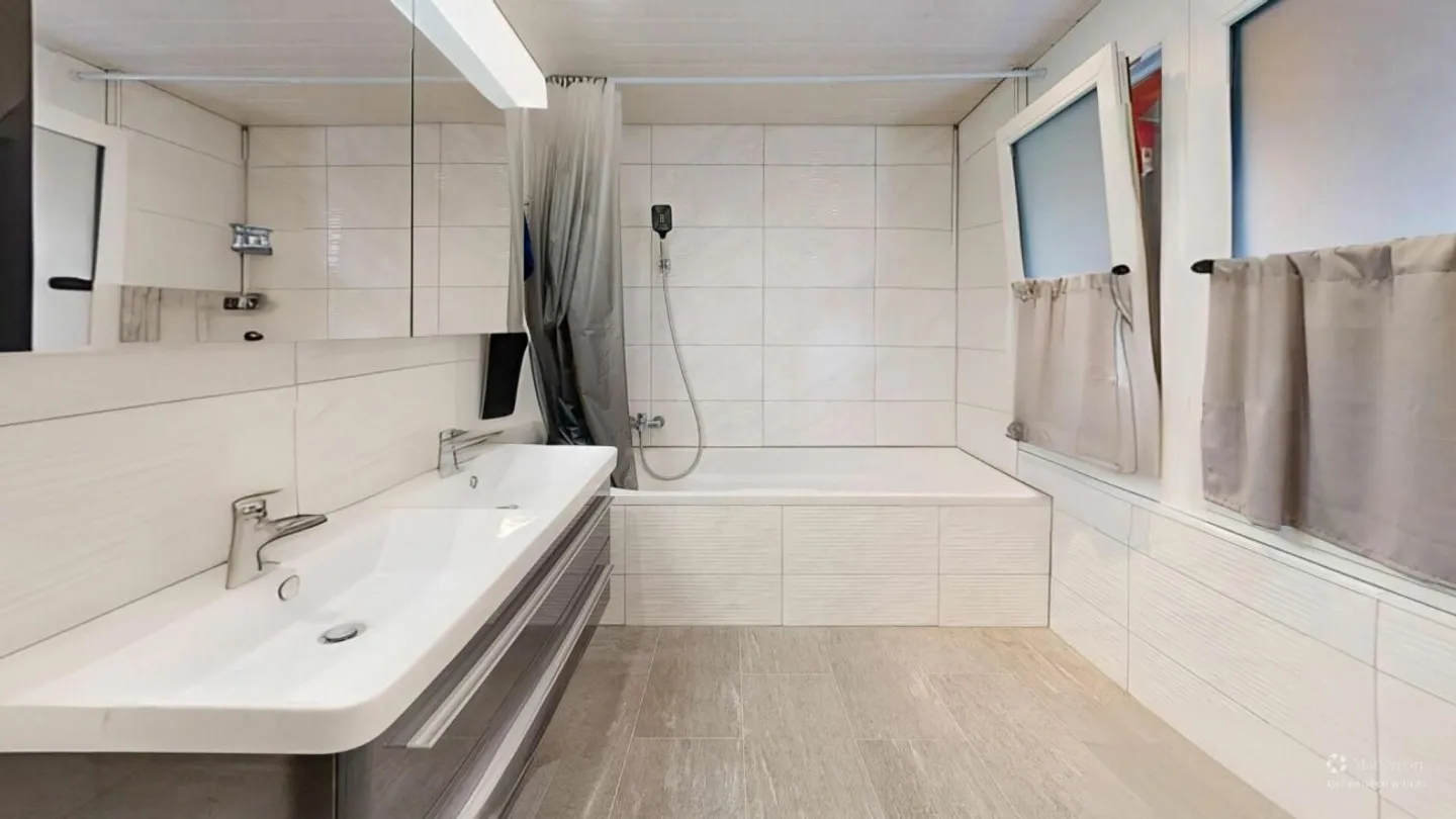 Living & Working Combined - Charming Stöckli with Commercial and Expansion Potential - Photo 9 of 13