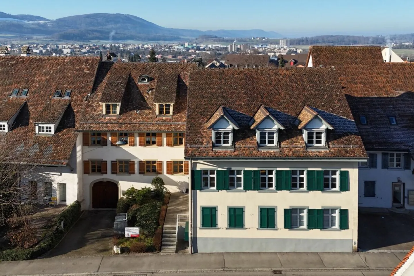 Modern 4.5-room maisonette apartment with garden - Photo 1 of 13