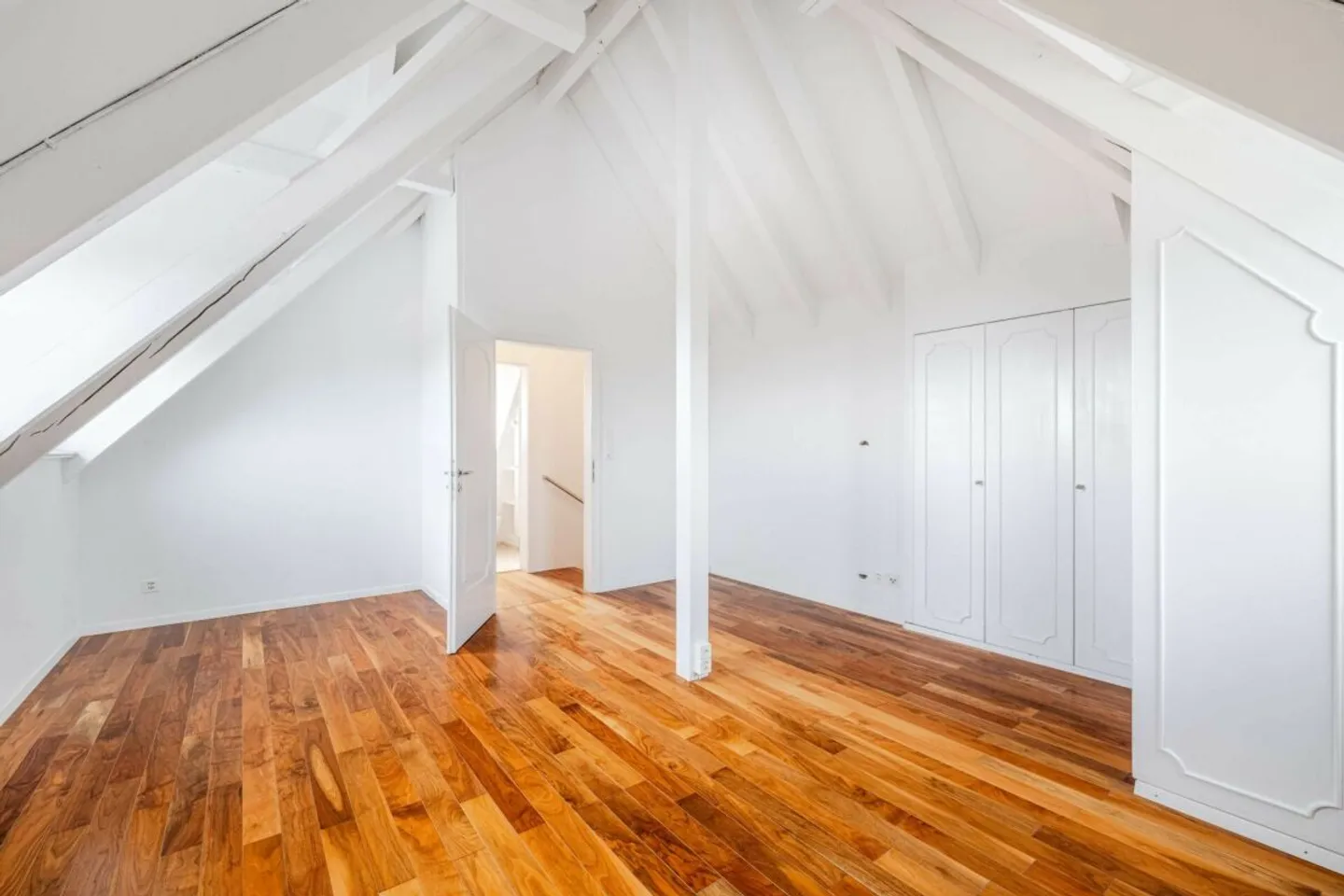 Like its own little house: 2.5 room maisonette with fireplace - Welcome to your dream home 'Zur Frohen Aussicht' - Photo 5 of 13