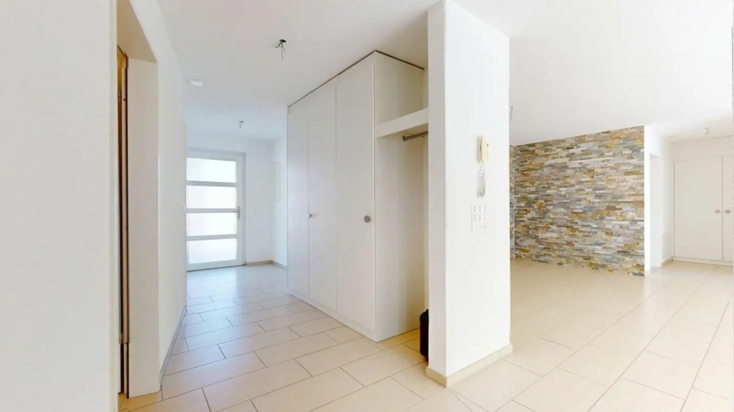 Modern 4.5 Room Apartment with Terrace & Lift in Luterbach - Photo 6 of 13