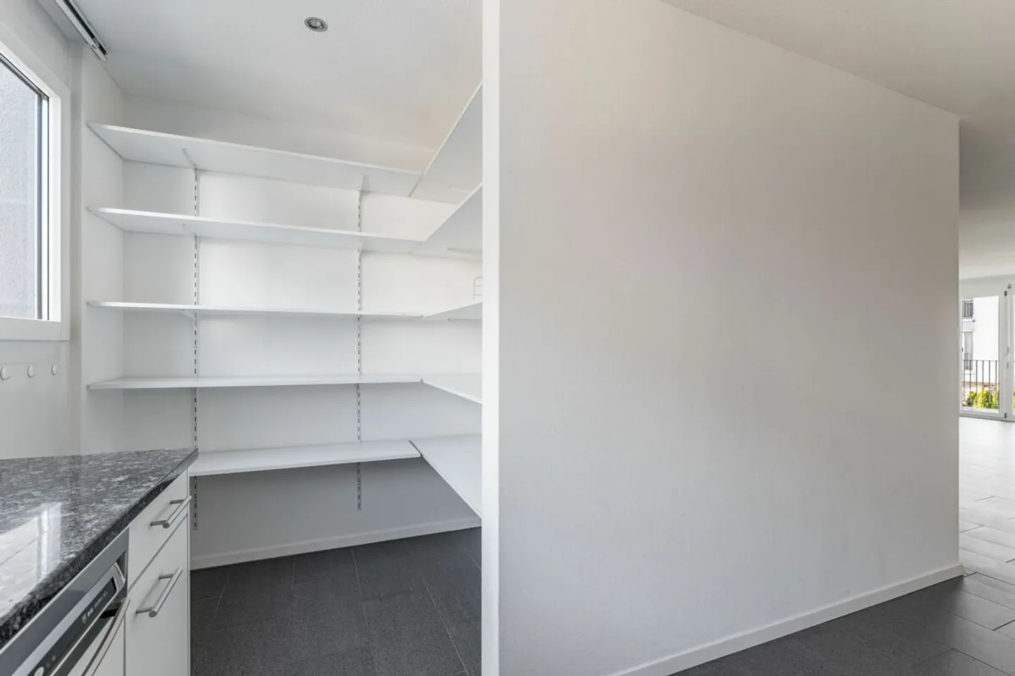 Geräumige Wohnung mit Wintergarten - Foto 8 von 13