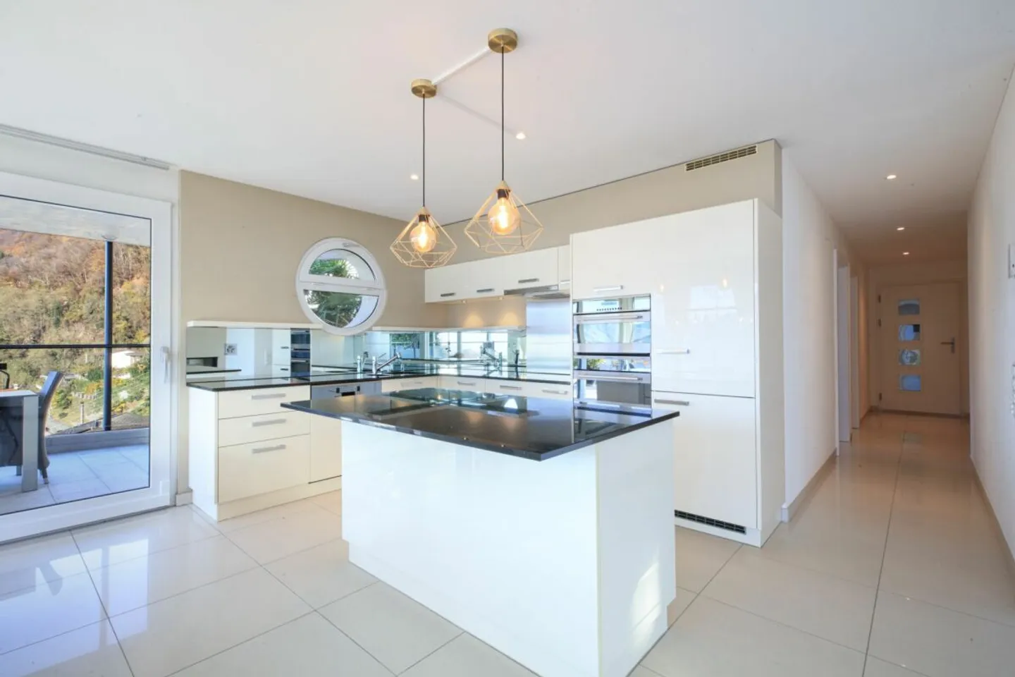 GORDOLA - Appartement intéressant avec piscine privée - Photo 3 sur 13