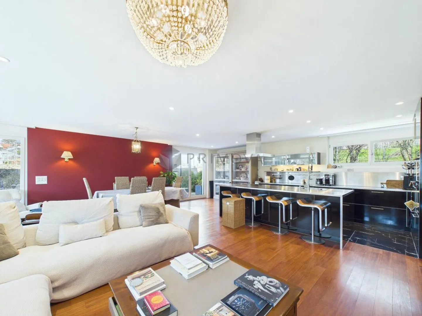 À Zollikon, une commune fiscalement avantageuse, un appartement de 5,5 pièces avec jardin cherche son nouveau propriétaire - Photo 5 sur 13