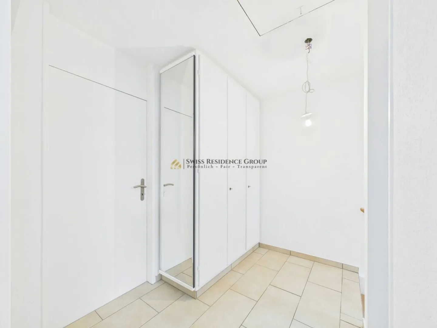 Modernes 5.5-Zimmer-Reiheneinfamilienhaus mit exklusivem Gartenjuwel - Foto 11 von 13