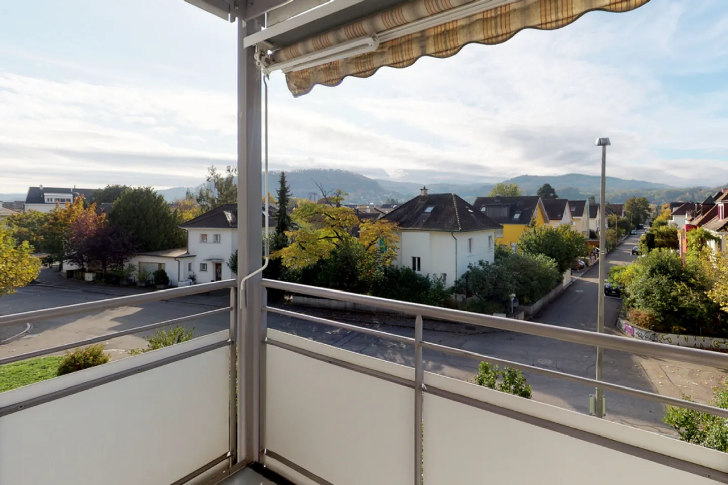 Appartamento soleggiato a Muttenz con balcone - Foto 2 di 12