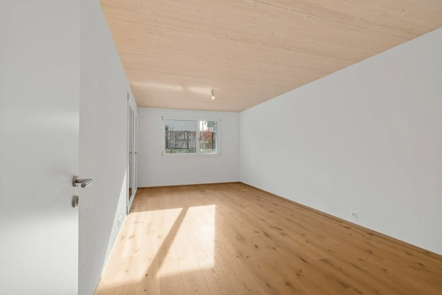 sonnige und moderne 3.5 Zimmer Gartenwohnung - Foto 4 von 10