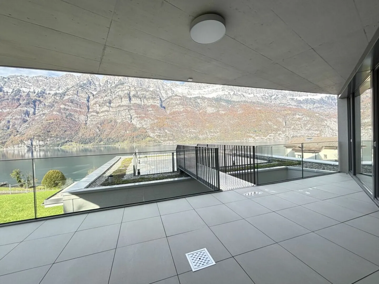 Exklusive Terrassenwohnung mit Seeblick - Foto 2 von 13