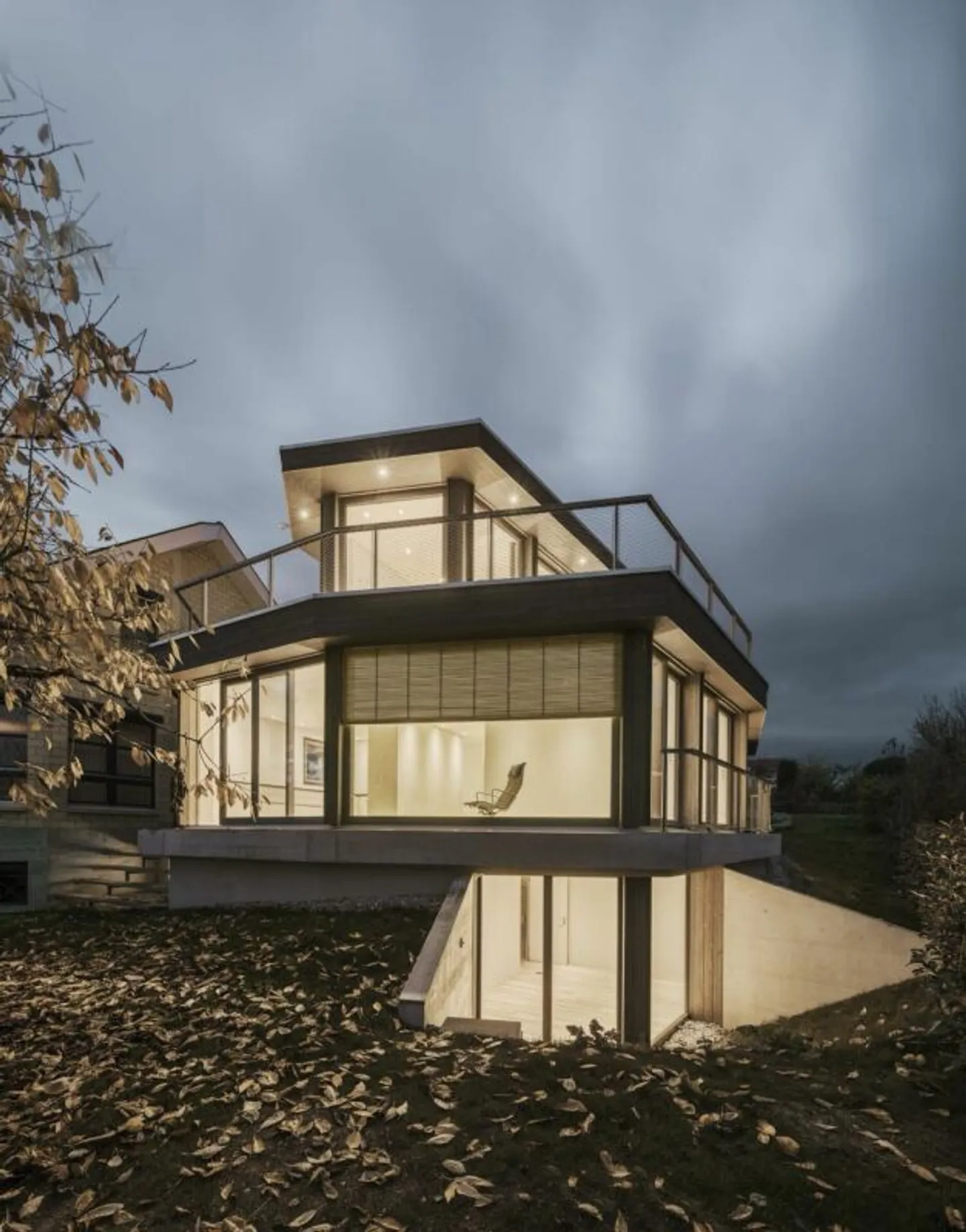 Elevated 5.5-room single-family house with beautiful views and tranquility - Photo 1 of 11