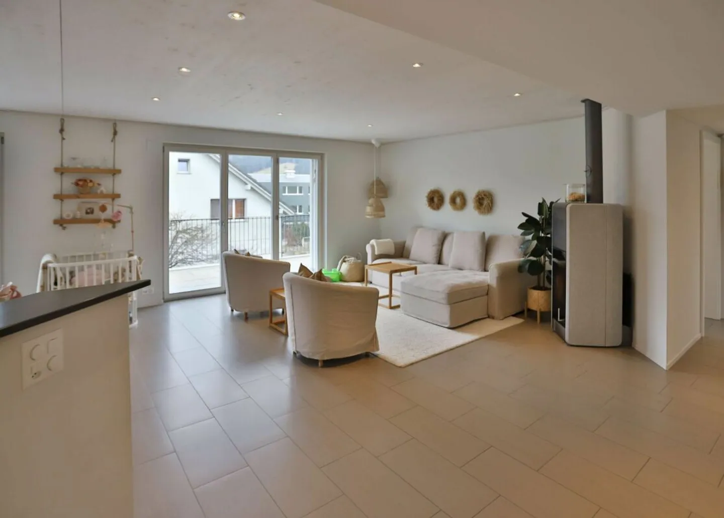 Modern, bright and quiet - Photo 2 of 8