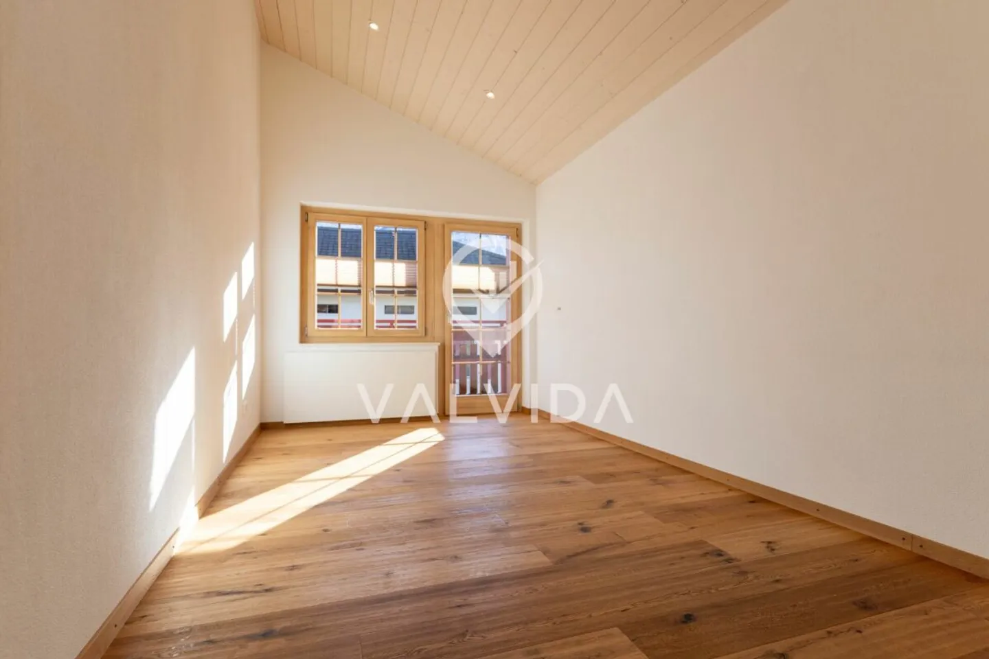 Exclusive: Completely renovated house with two apartments in the municipality of Varen - Photo 10 of 13