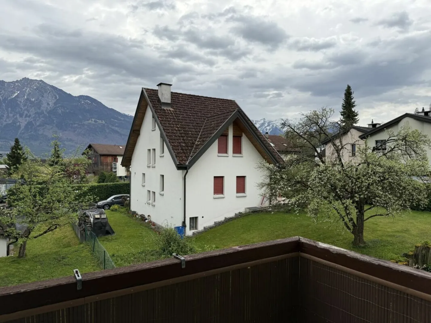 Appartement spacieux de 2,5 pièces avec garage individuel et beaucoup d'espace de rangement - Photo 7 sur 9