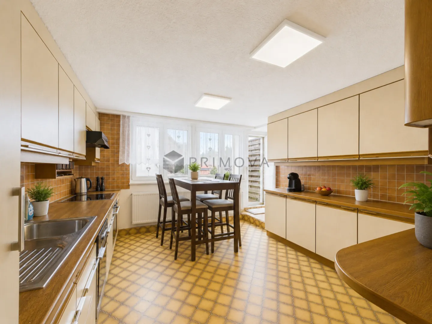 Maison de ville familiale de 5,5 pièces avec beaucoup d'espace et un espace extérieur ensoleillé - Photo 3 sur 13