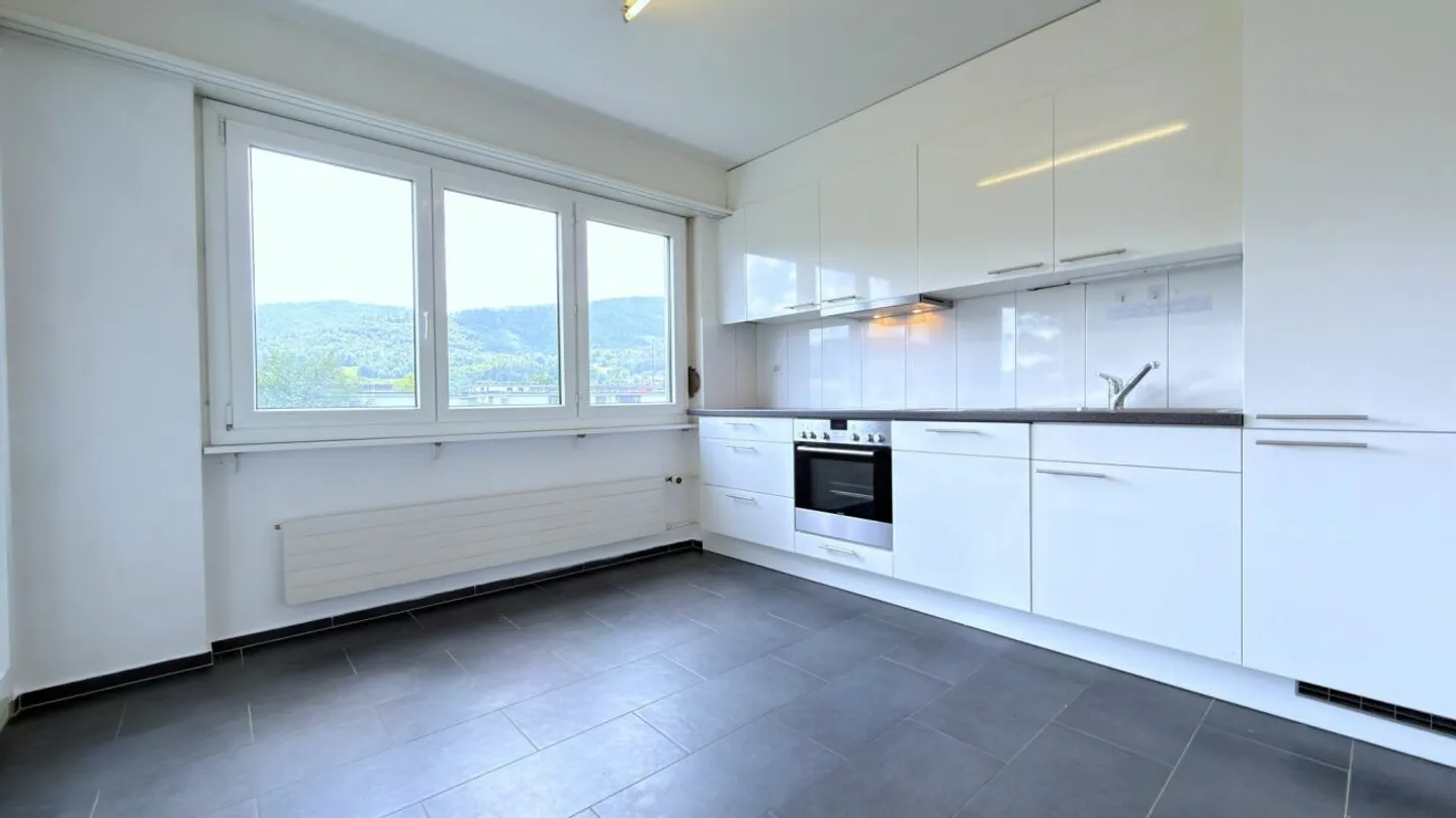 Large modern 3.5 room apartment - Photo 10 of 12