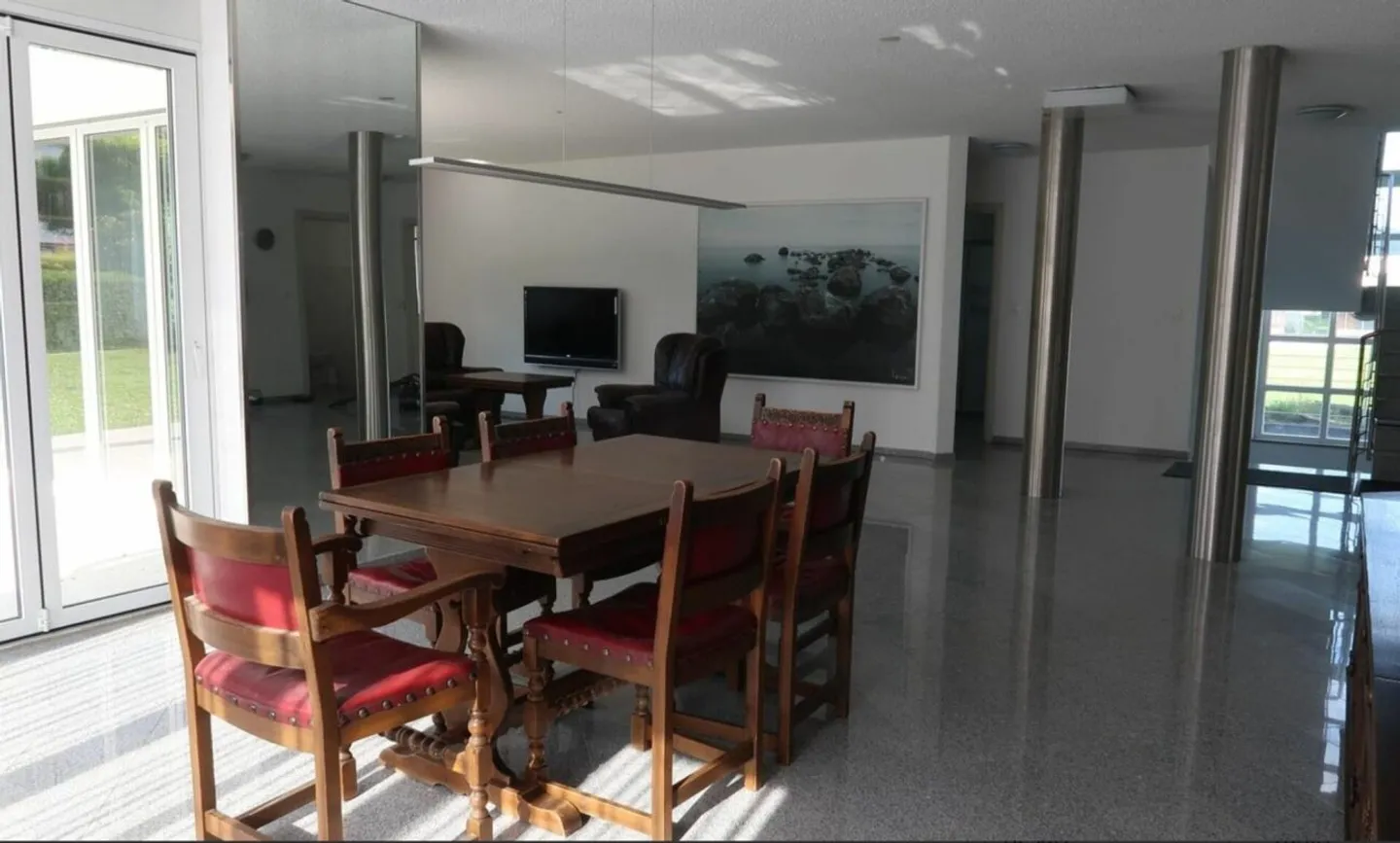 Ampia casa familiare con giardino - Foto 6 di 11