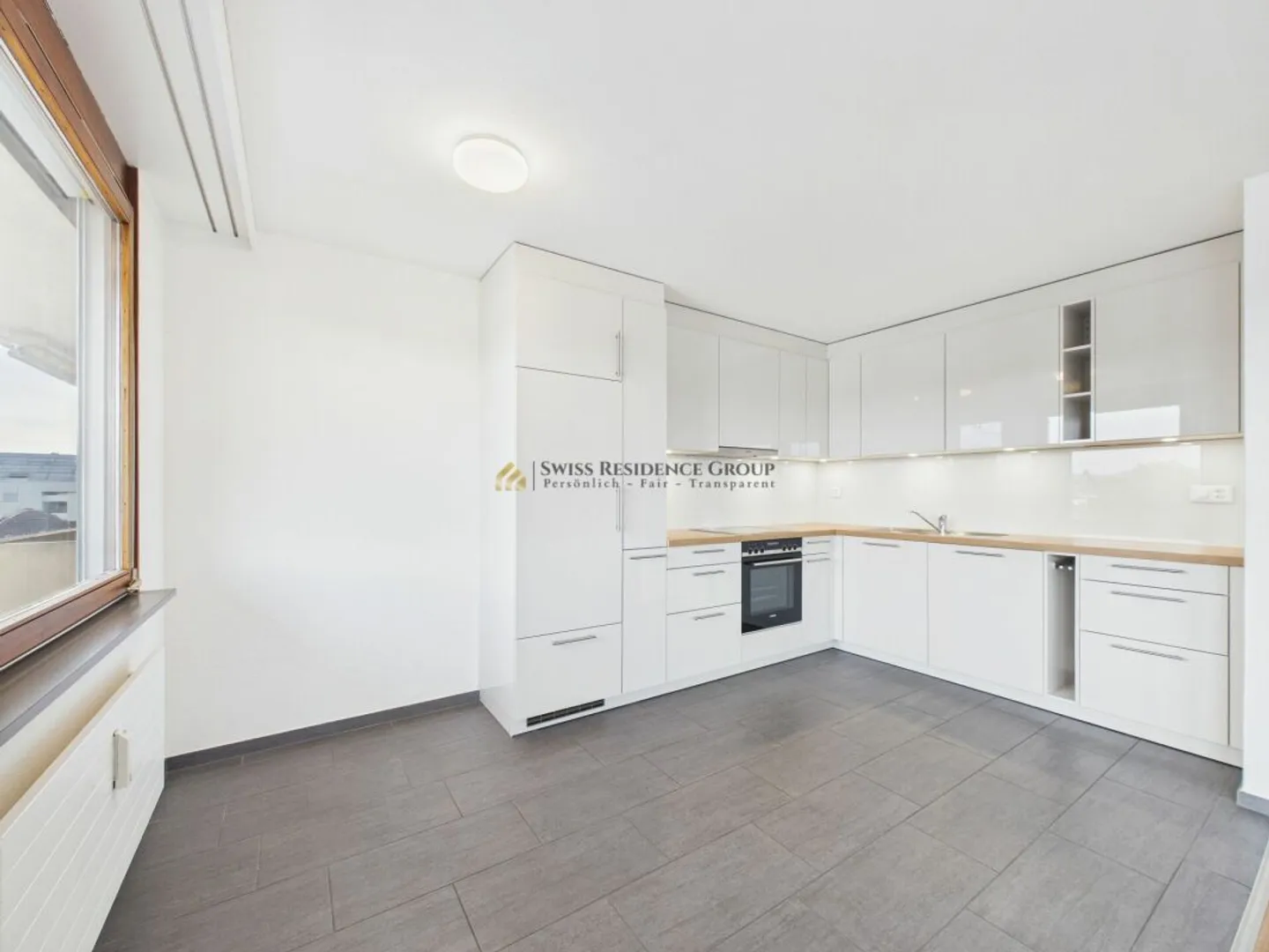 Light-flooded 4.5-room apartment with new kitchen and beautiful view - Photo 3 of 13