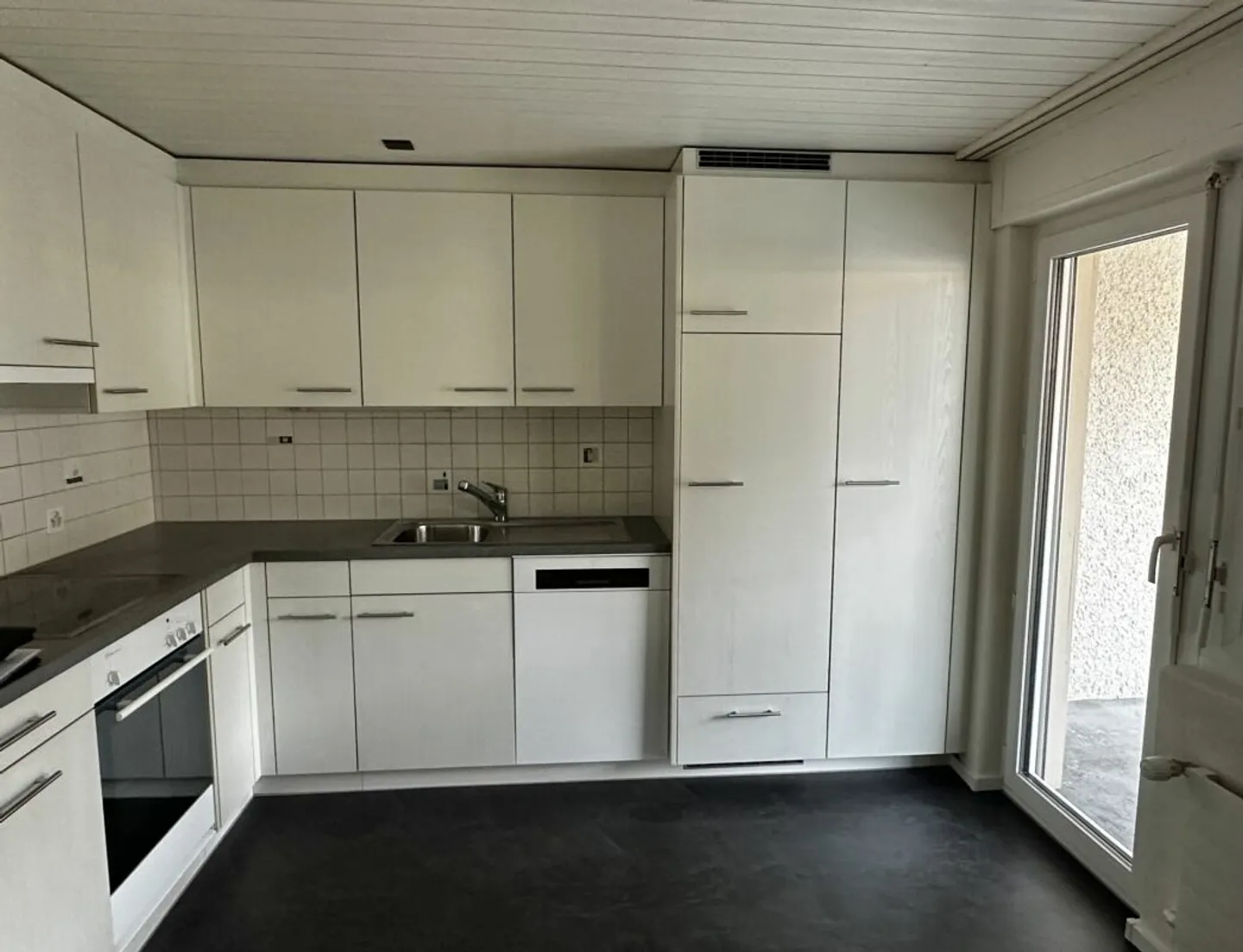 Charmante Wohnung in Räfis - Foto 1 von 8