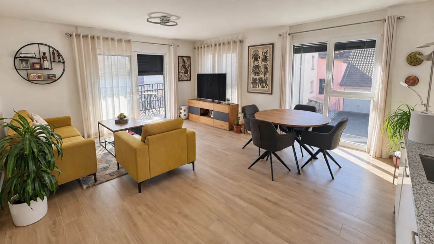 4,5-Zimmer-Wohnung, wie neu, Baujahr 2023 und 2 Parkplätze - Foto 5 von 13
