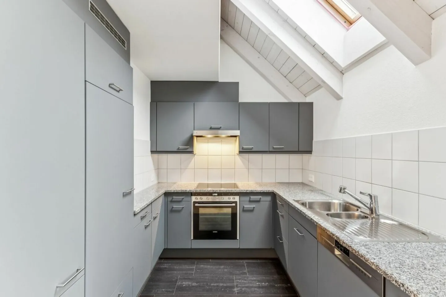 Grosszügige, moderne Wohnung in parkähnlicher Umgebung - Photo 7 of 11