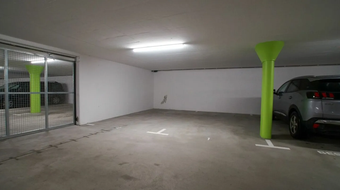 Places de parking souterrain privées avec sortie plate - Photo 5 sur 8