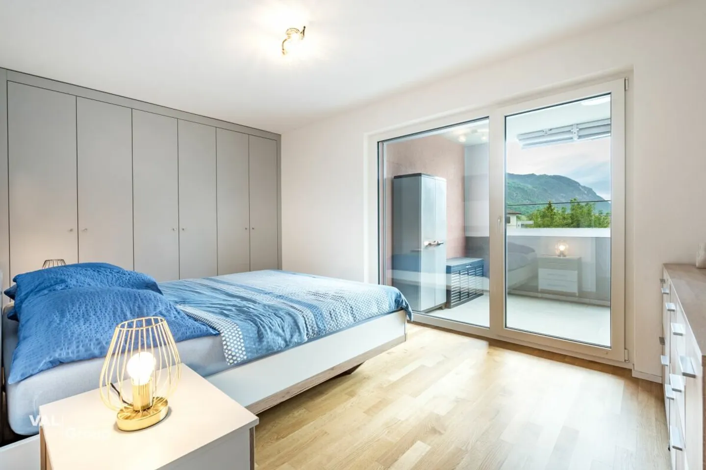 Comfortable and bright, in a peaceful setting - Photo 5 of 9