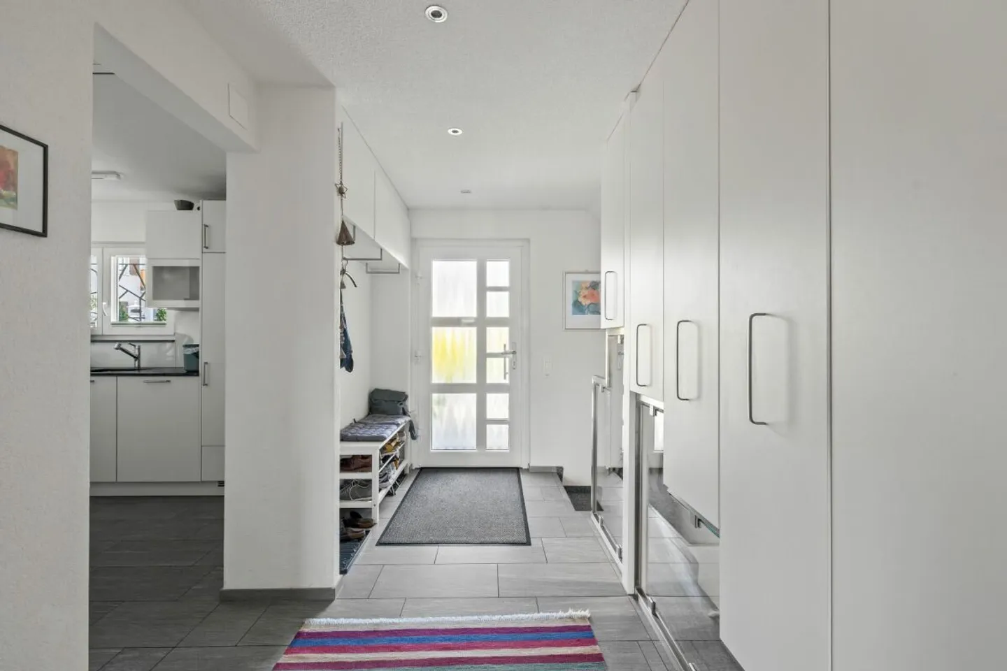 Maison bifamiliale bien entretenue avec charme, rendement et liberté - Photo 2 sur 13