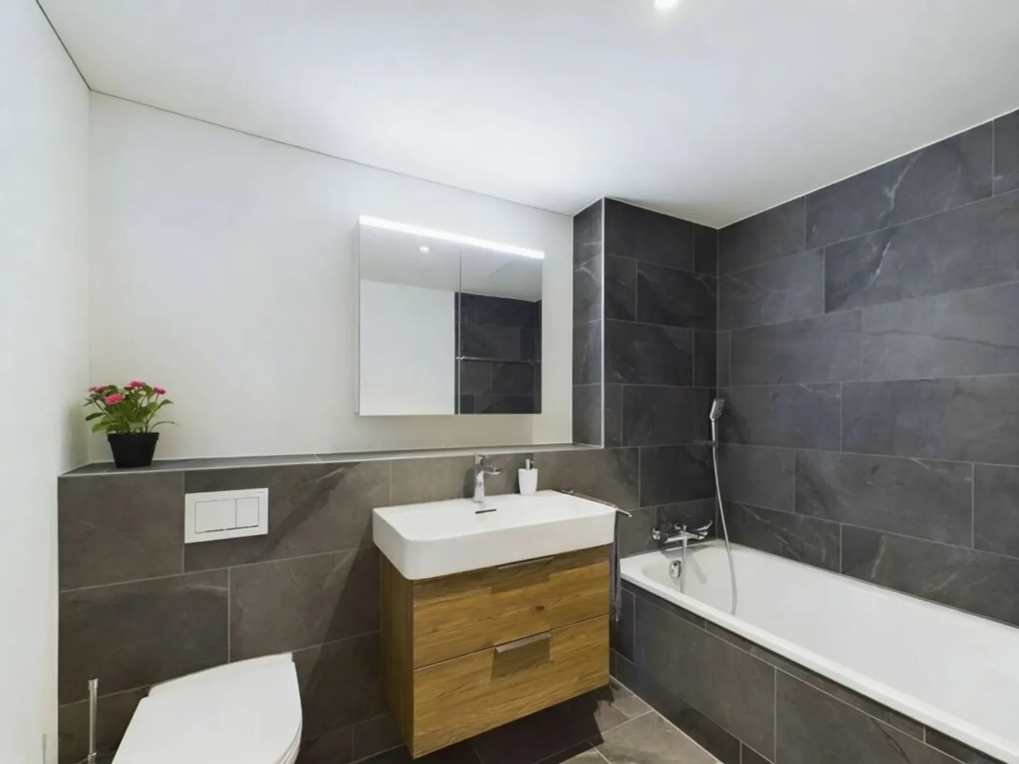 Moderno appartamento di 3.5 locali a Fällanden - Foto 5 di 11