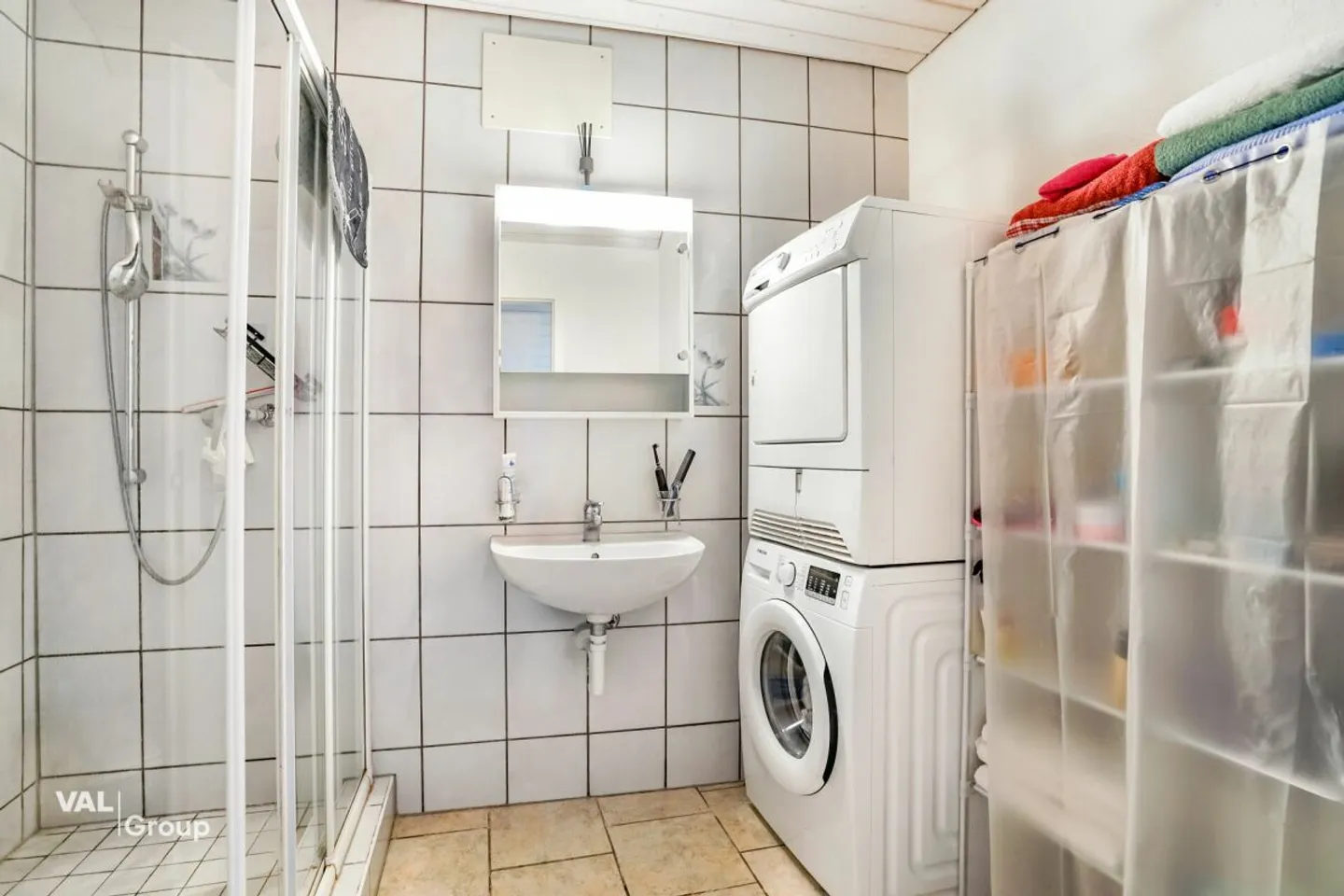 Charmante appartement sous les combles de 2,5 pièces - Photo 4 sur 5
