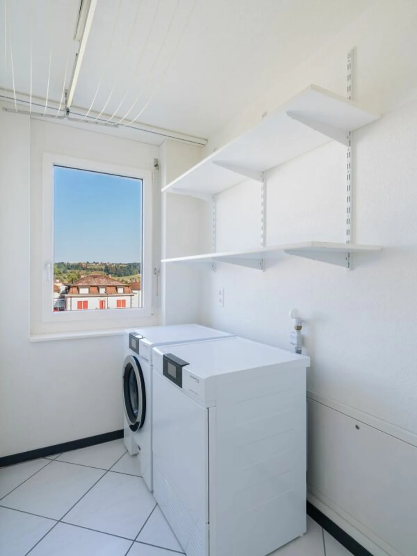 Attractive condominium with balcony and panoramic view into the greenery - Photo 7 of 9