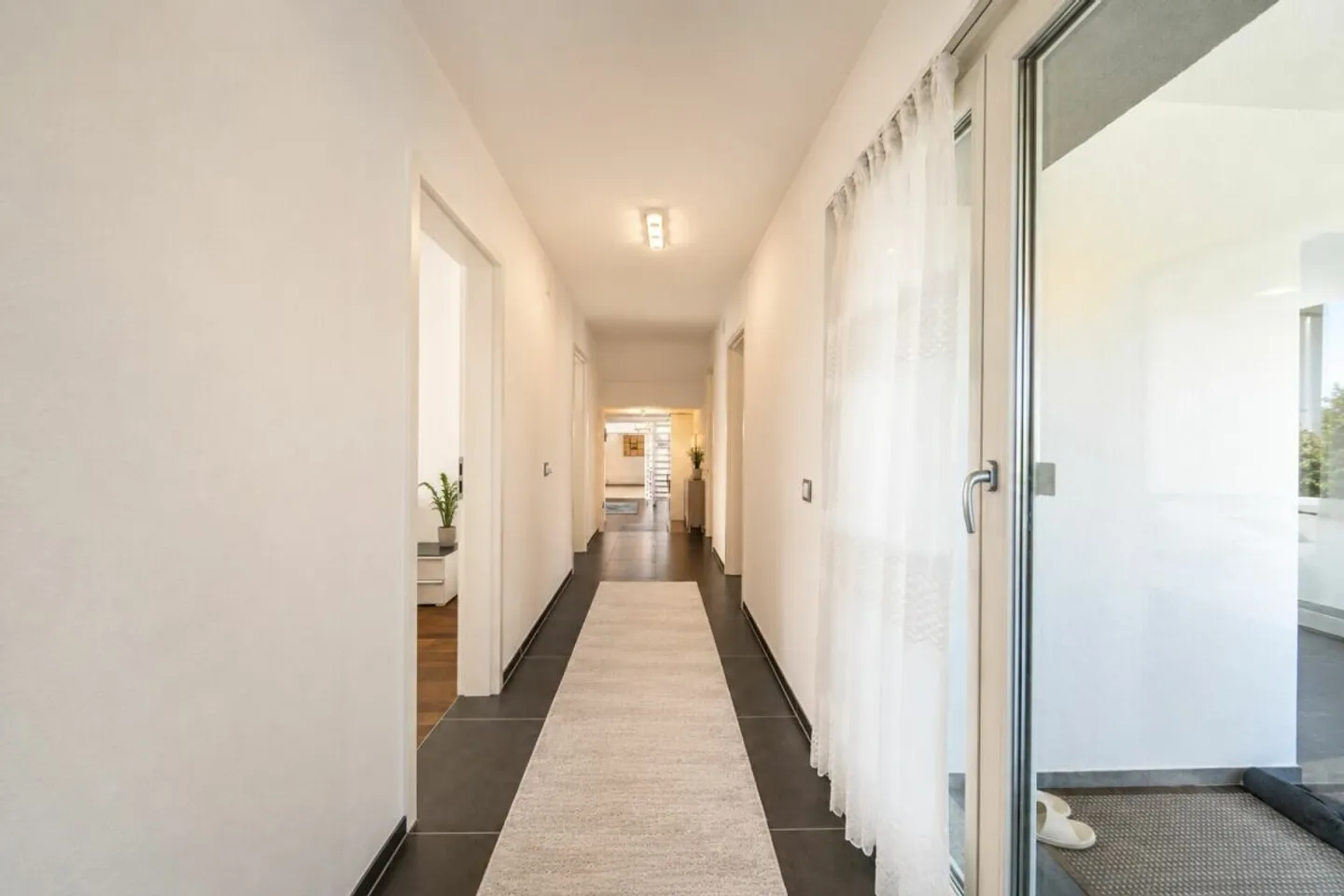Luxuriöses Einfamilienhaus am Rhein - Foto 5 von 13