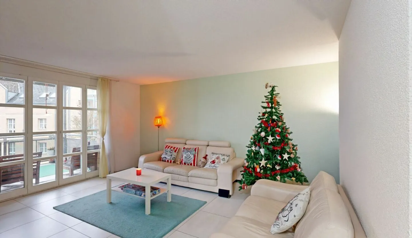 Zentrale 5.5 Zi. Eigentumswohnung - Foto 2 von 13