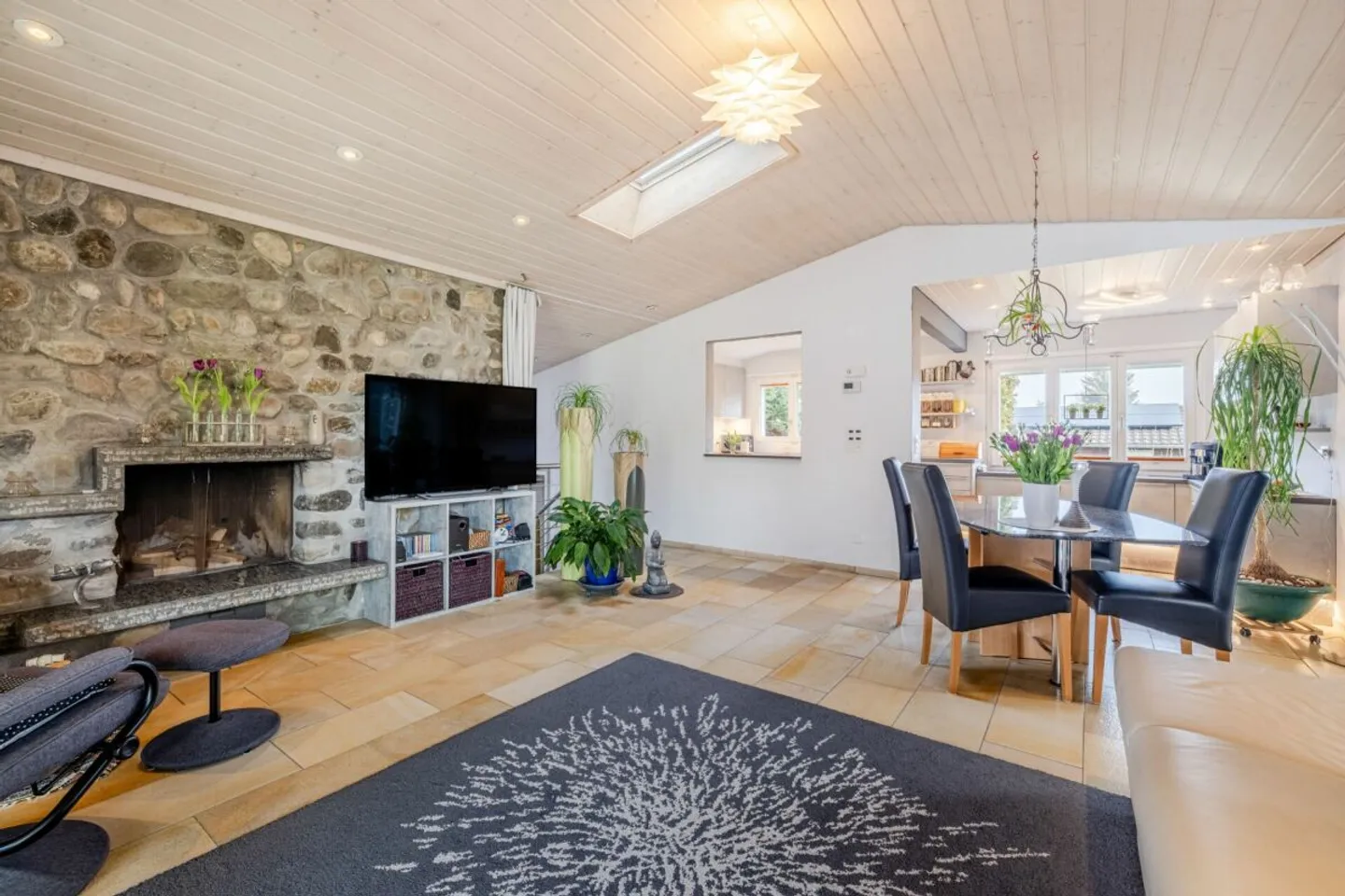 Maison exclusive de 6,5 pièces avec jardin de rêve, piscine et proximité directe du lac - Votre paradis au bord de l'eau ! - Photo 4 sur 12