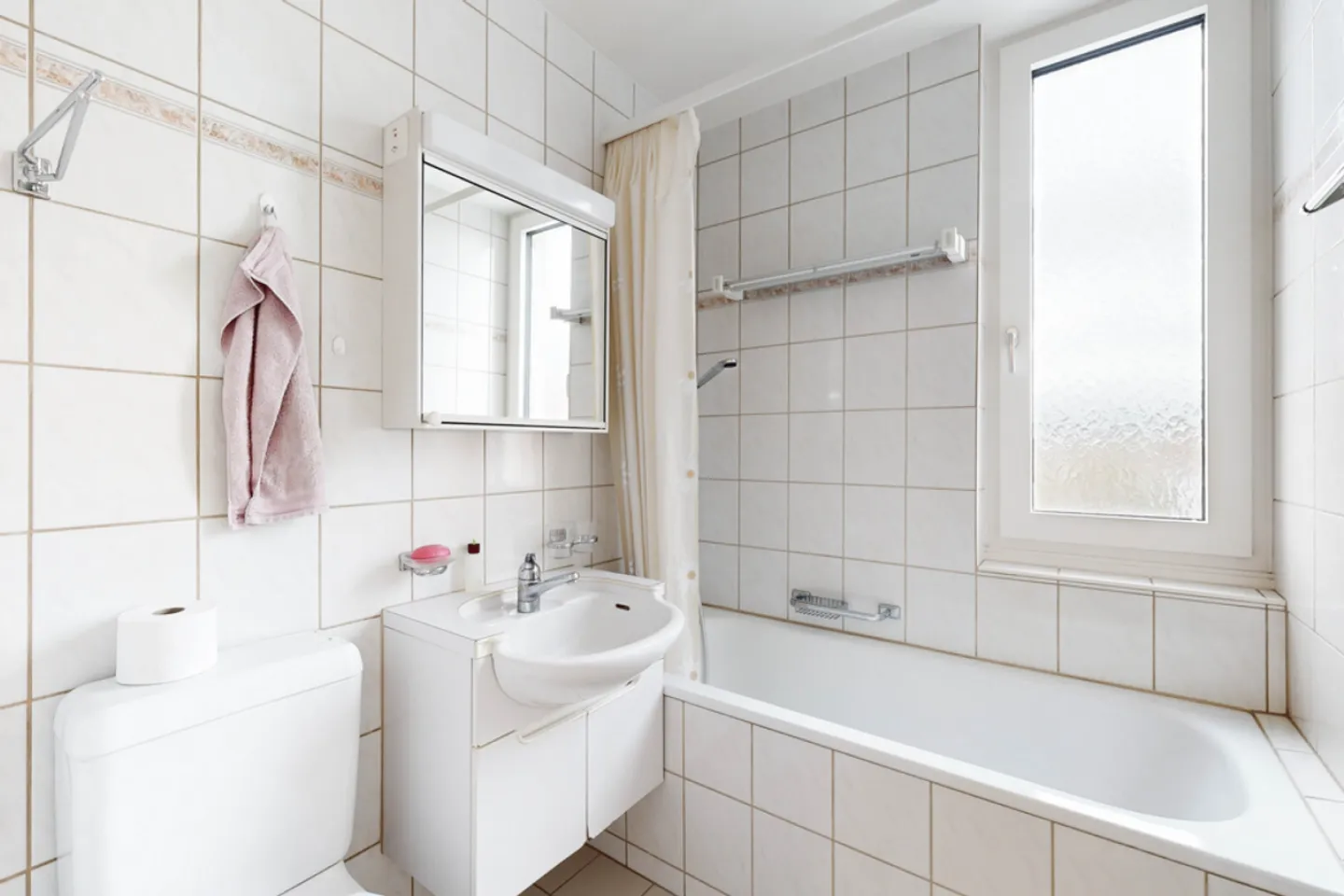 Appartamento di 3.0 locali con 2 balconi vicino a Neuweilerplatz - Foto 10 di 12